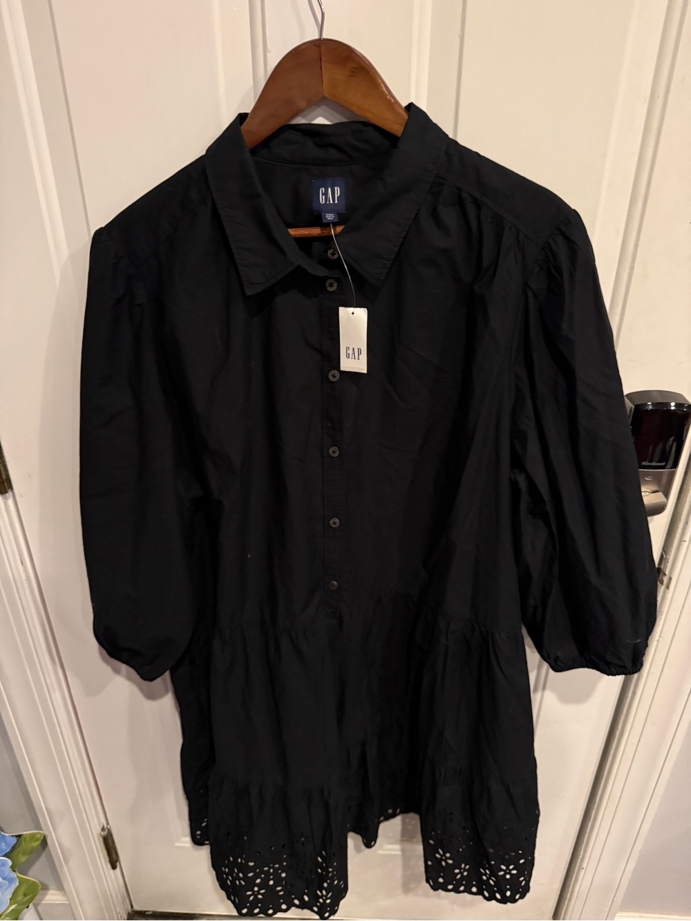 GAP Tiered Mini Shirtdress Black puff sleeve casual cotton Eyelet - Picture 3 of 8
